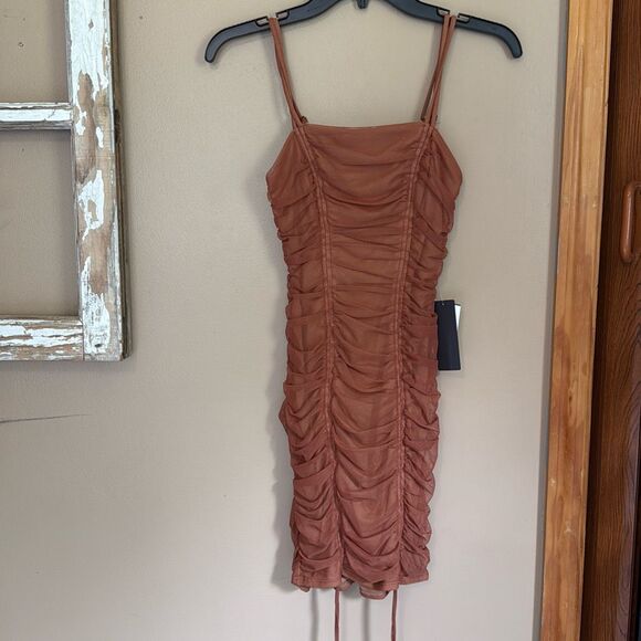 NWT City Vibe Ruched bodycon dress juniors size xs caramel color sleeveless form - Picture 1 of 9